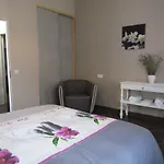 Les Arums De Fondeminjean