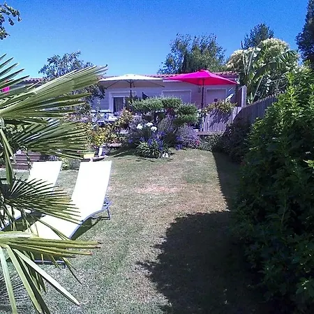 B&B Les Arums De Fondeminjean 3*