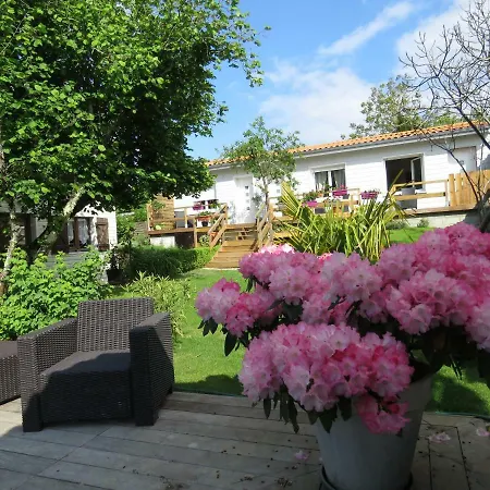 Les Arums De Fondeminjean Couette-café